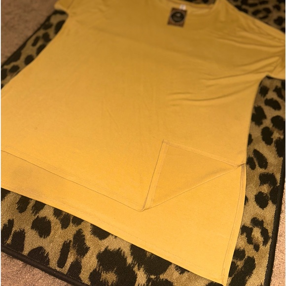 Mustard 👚 - Picture 6 of 7